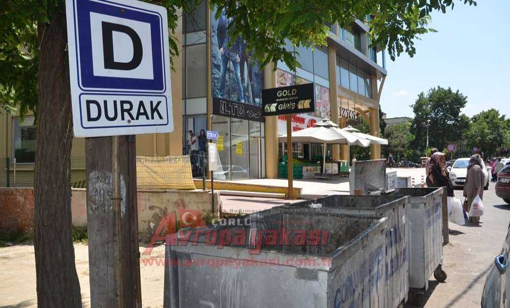 Çöp Kokulu Durak
