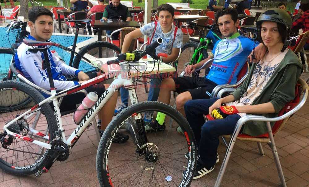 Bisikletçi Gençlerden Örnek Girişimcilik