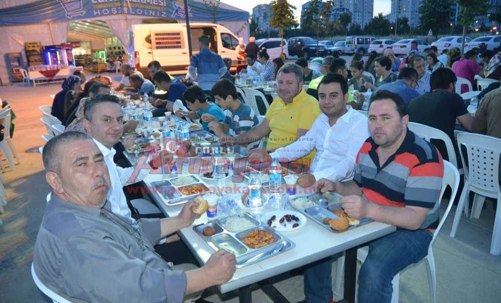 Kermeste İftar Yemekleri Ve Eğlenceler Sürüyor