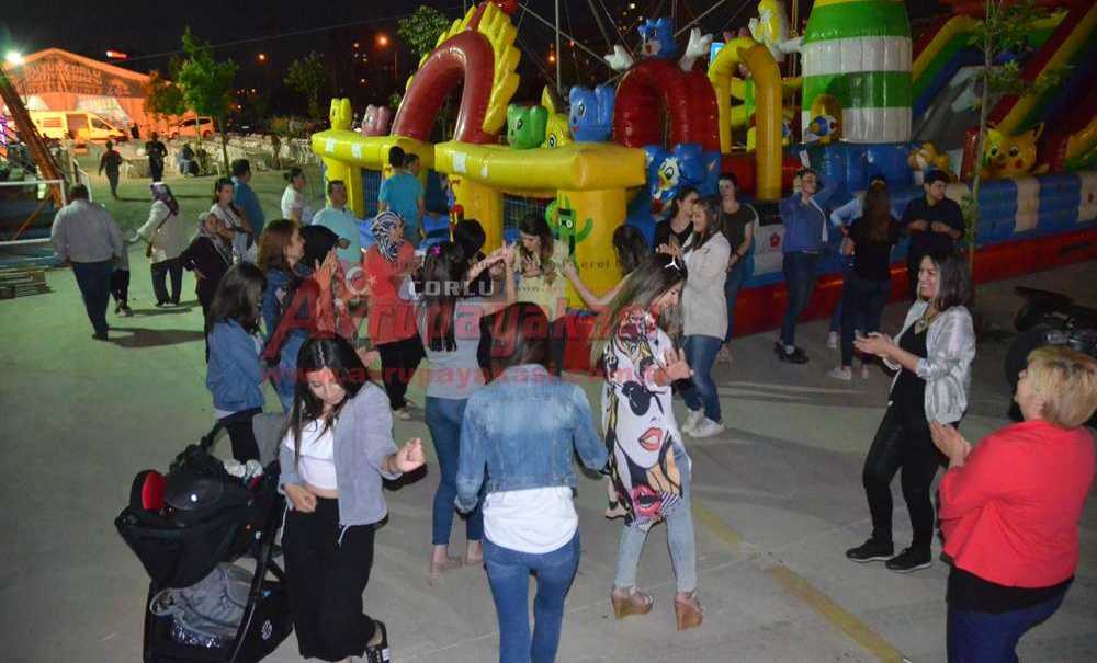 Kermeste İftar Yemekleri Ve Eğlenceler Sürüyor