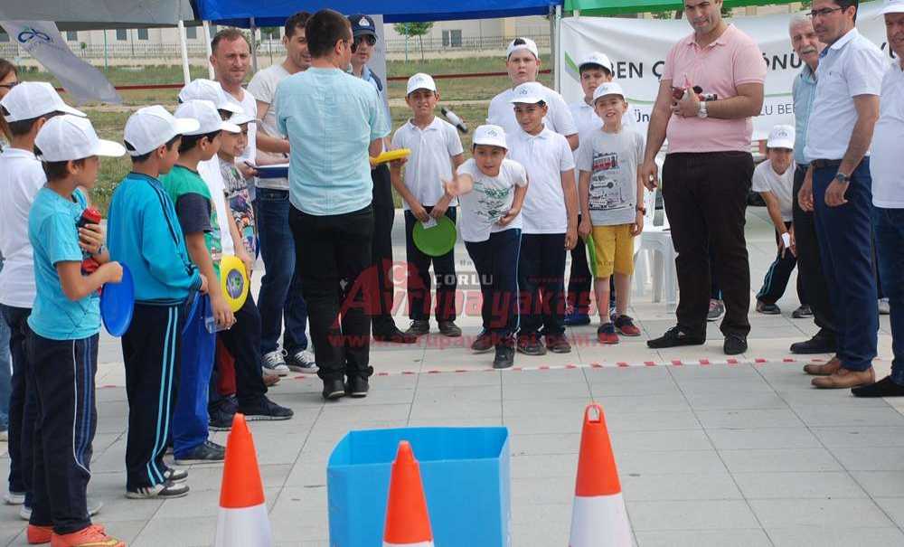 Çorlu'da Atık Cep Telefonu Fırlatma Yarışması Yapıldı