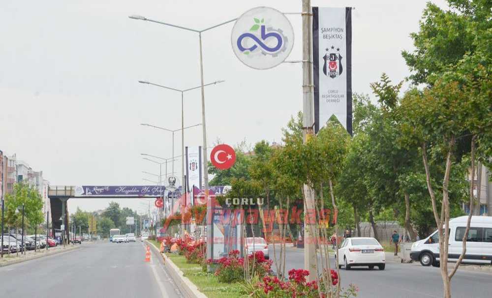 Çorlu Şampiyon Takımın Bayraklarıyla Süslendi