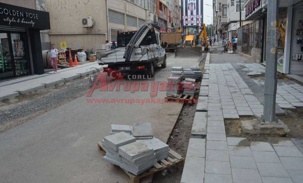 Kumyol Caddesi'nde Esnafın Şikayeti Devam Ediyor