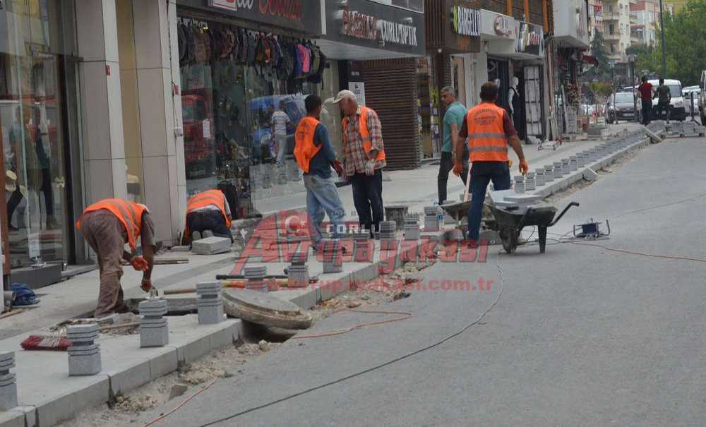 Kumyol Caddesi'nde Esnafın Şikayeti Devam Ediyor