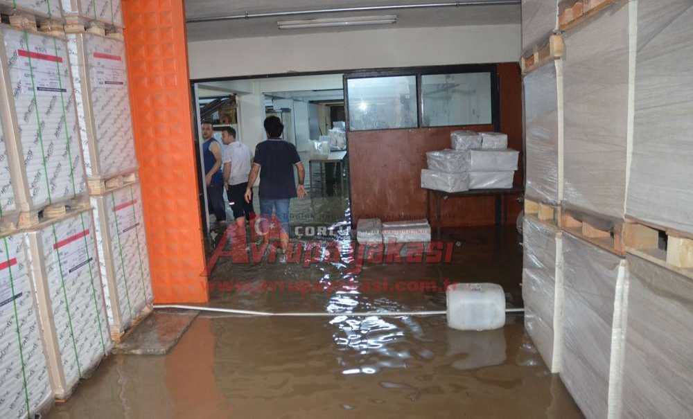 Sular Altında Kaldık!