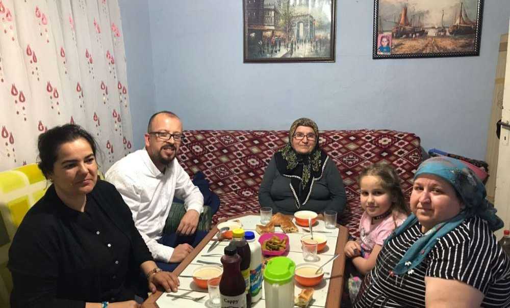 Ak Parti İftarda Gönül Sofraları Kuruyor