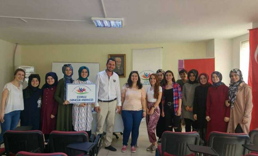 Gönüllü Gençler İşbaşında