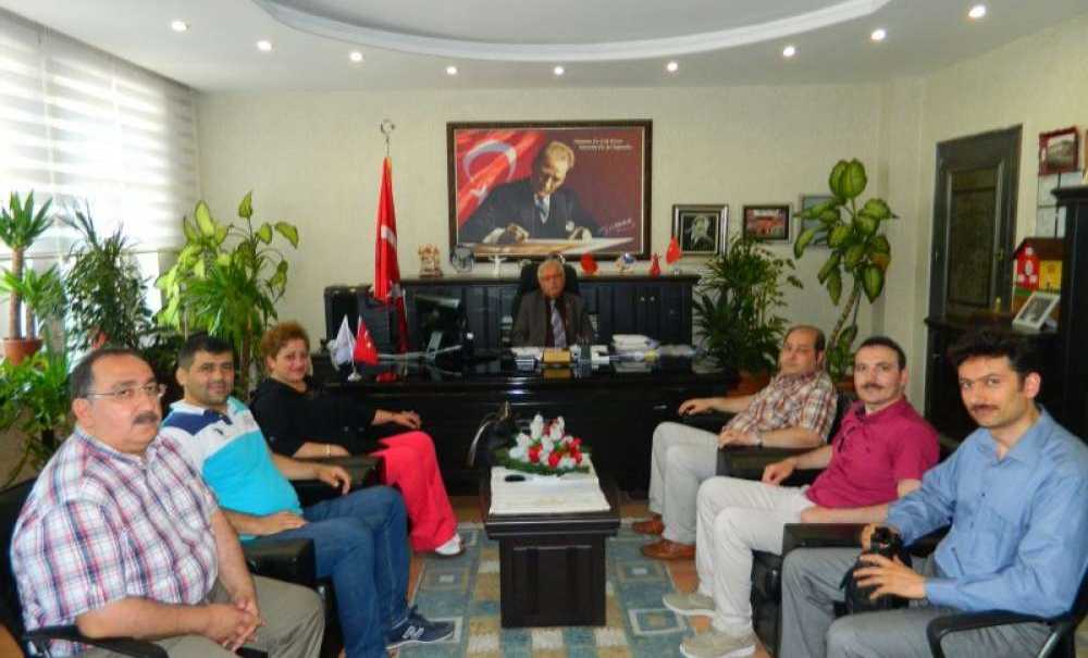 Müdür Güçlü'den Başarılı İdarecilere Üstün Başarı Belgesi