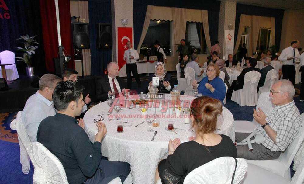 Vali Ceylan Şehit Aileleri Ve Gazilerle İftar Yemeğinde Buluştu