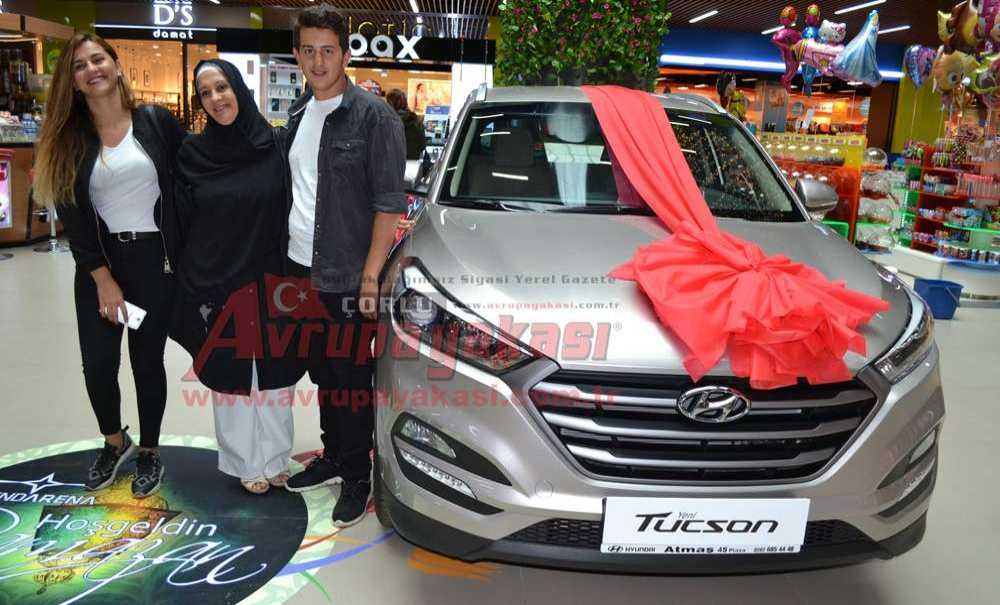 Trend Arena'nın Cip Talihlisi Aracını Teslim Aldı