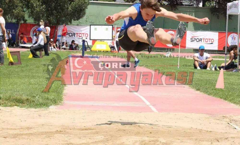 Ergeneli Atletler Madalyaya Doymuyor