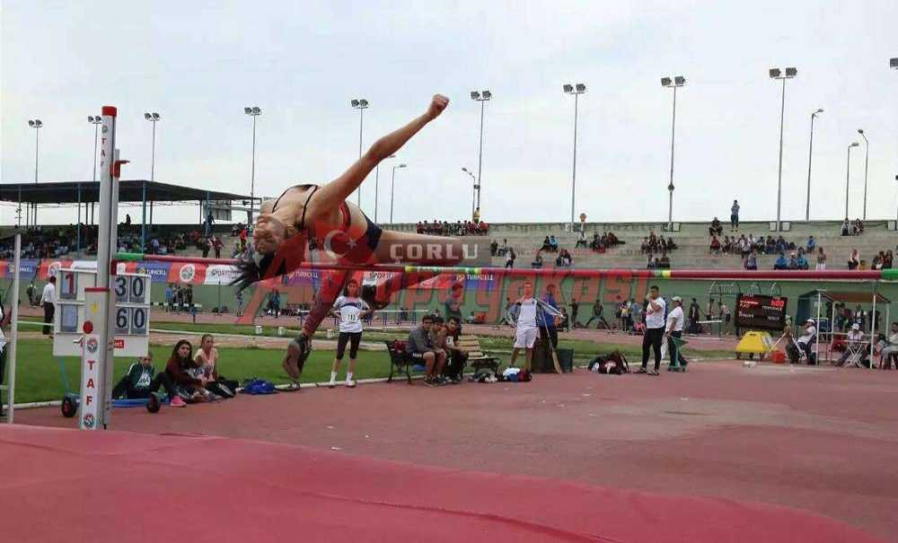 Ergeneli Atletler Madalyaya Doymuyor