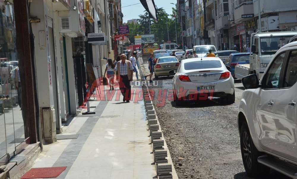 Patron Çıldırdı Esnafın Çalışma Tepkisi “Bayrama 2 Gün Var Hala Toz İçindeyiz”
