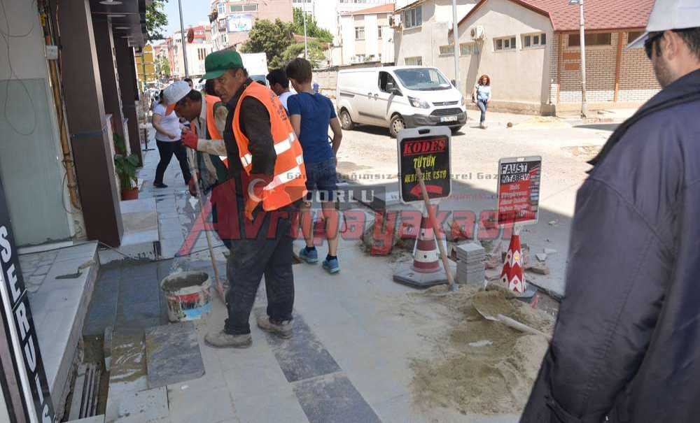 Patron Çıldırdı Esnafın Çalışma Tepkisi “Bayrama 2 Gün Var Hala Toz İçindeyiz”