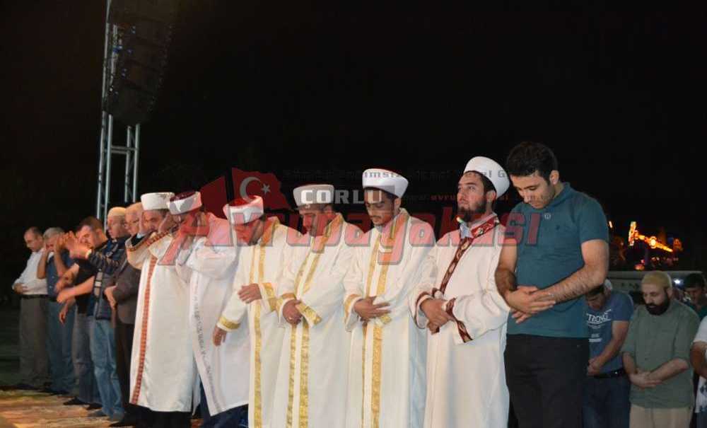 Kadir Gecesinde Binlerce Kişi Teravih Namazında Buluştu Çorlu Müftülüğü'nden Kadir Gecesi Programı