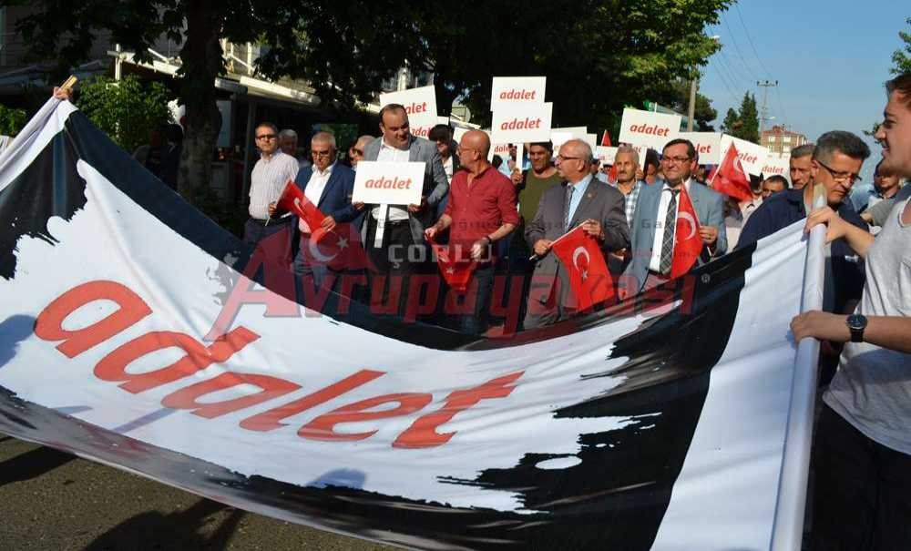 Chp Çorlu İlçe Örgütü'nden Adalet Yürüyüşü Chp Tekirdağ Milletvekili Emre Köprülü: “Çağdaş, Demokratik Türkiye Cumhuriyeti'ne Yürüyüşümüz Kararlılıkla Devam Edecektir”