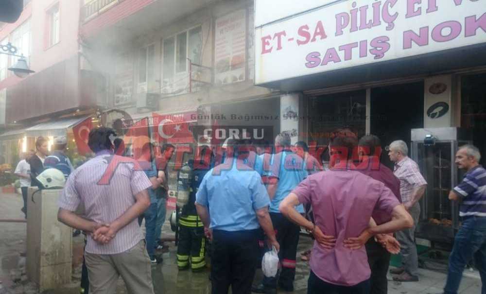 Çorlu'da Pasajda Korkutan Yangın