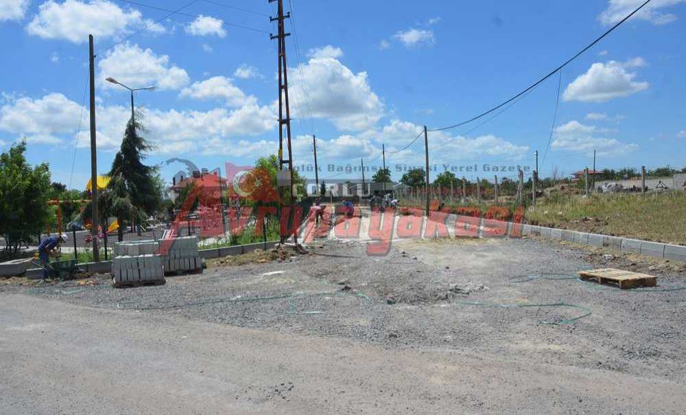 Şahbaz Mahallesi'ne Kilit Parke Taşı