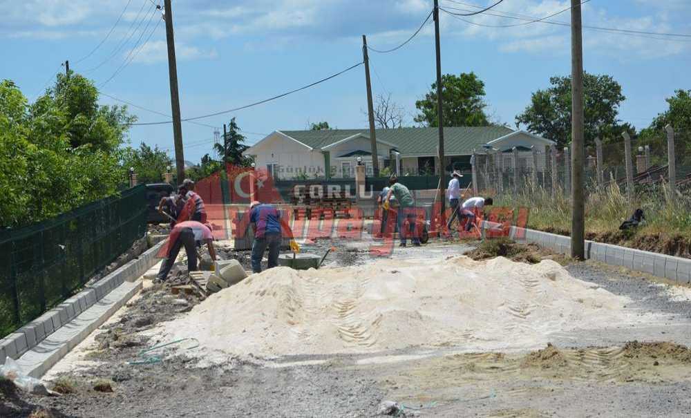 Şahbaz Mahallesi'ne Kilit Parke Taşı