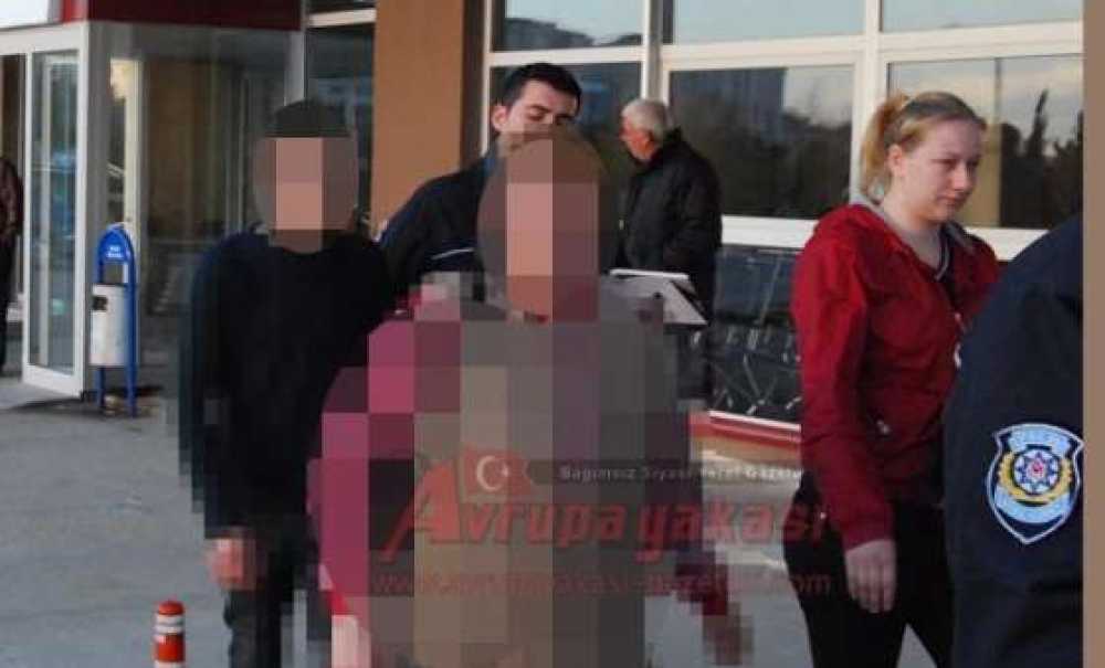 Anne Oğlunu Bıçakladı