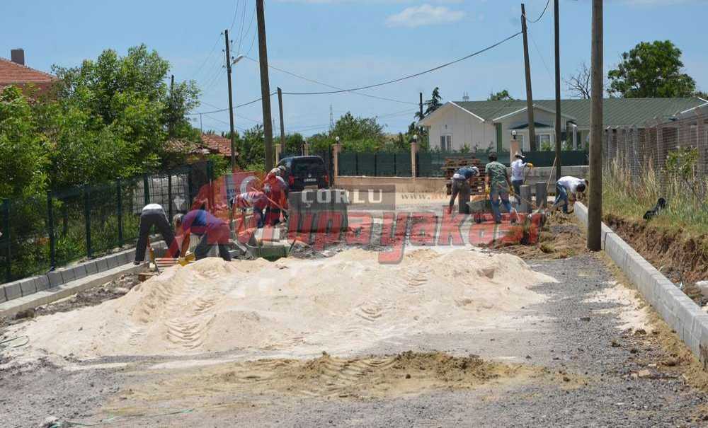 Şahbaz Mahallesi'ne Kilit Parke Taşı