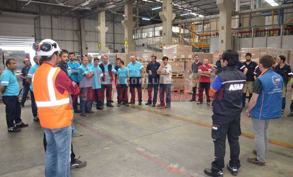 Afad'dan Çorlu'da Afet Bilinci Eğitimi Ve Tatbikat