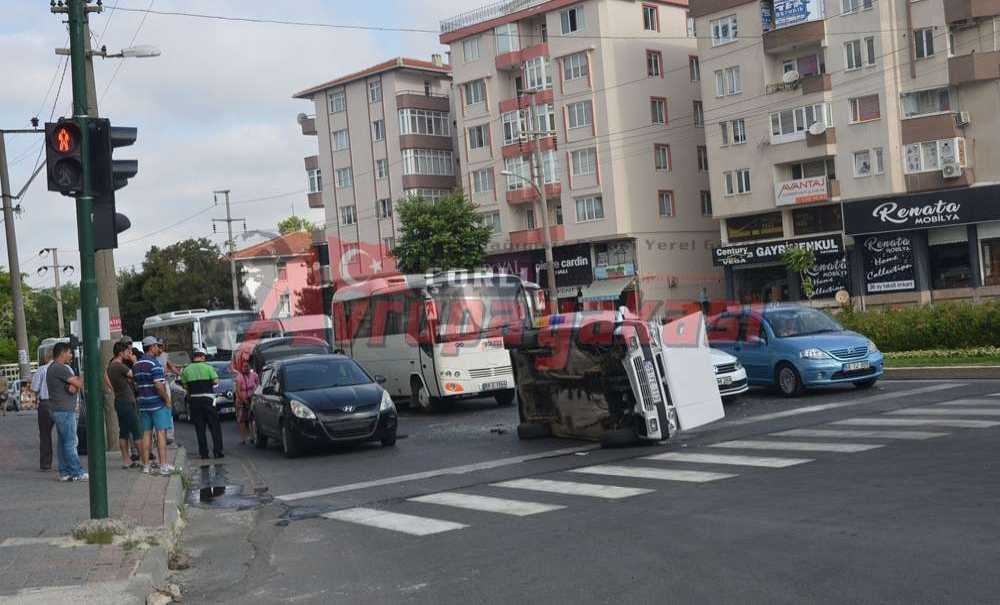 Kırmızı Işıkta 4 Araca Çarpıp Durabildi