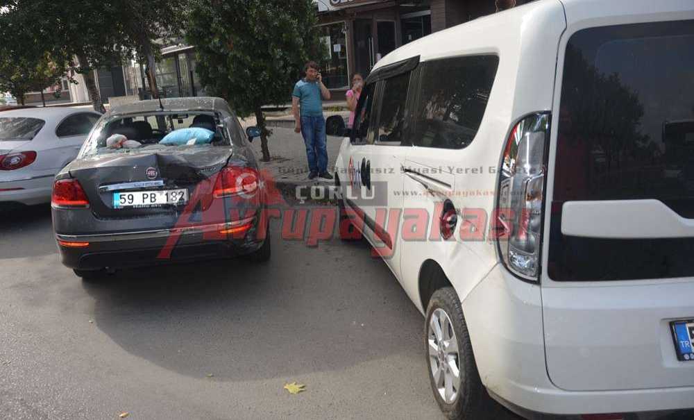 Kırmızı Işıkta 4 Araca Çarpıp Durabildi