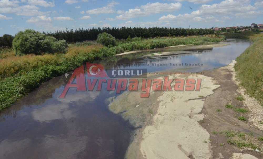 Bu Görüntüye Derenin Siyahı Yakışmıyor