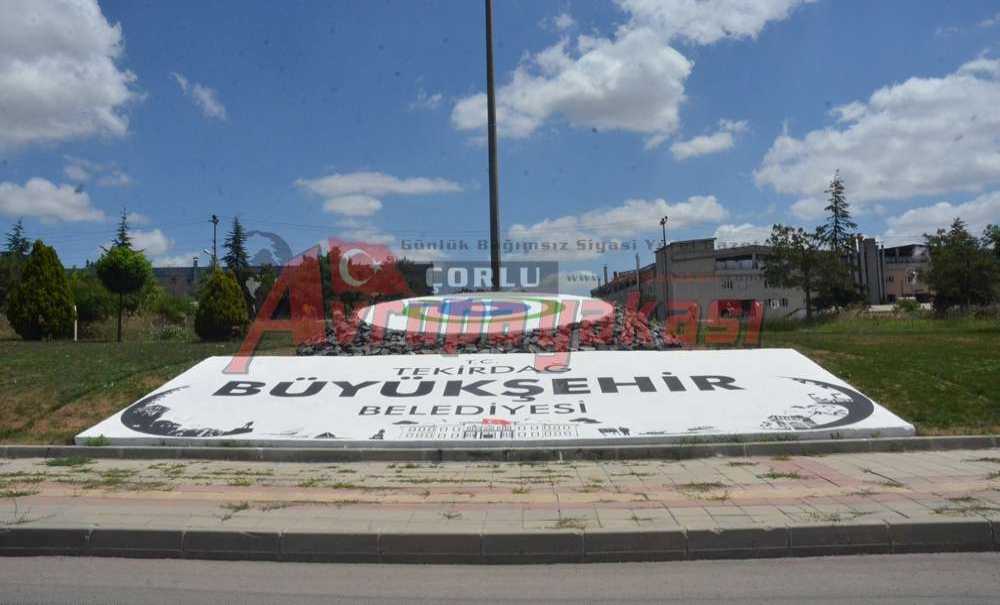 Büyükşehir Yeşil Alana Beton Döktü