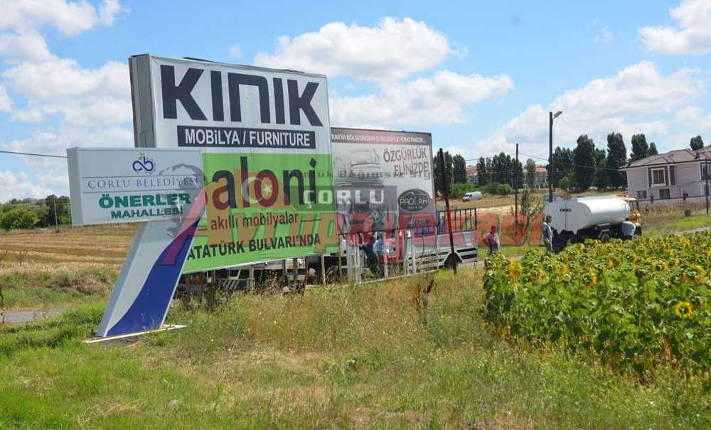 Zabıta Tabelaları Sökmeye Başladı