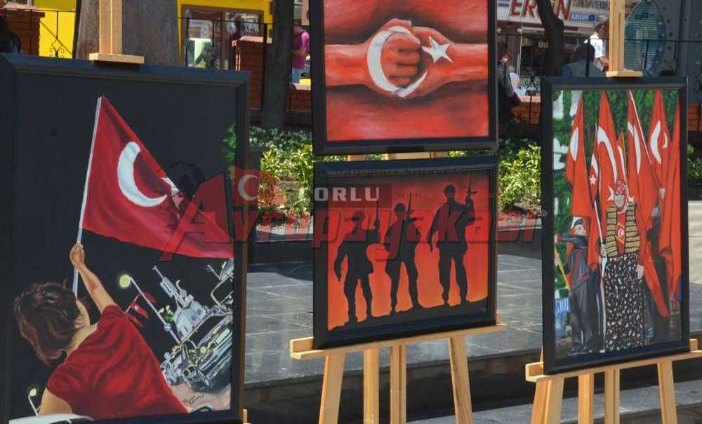 Çorlu Halk Eğitimi Merkezi'nden 15 Temmuz Sergisi