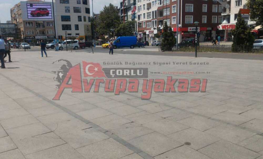 Sıcak Havalar Meydanları Boşalttı