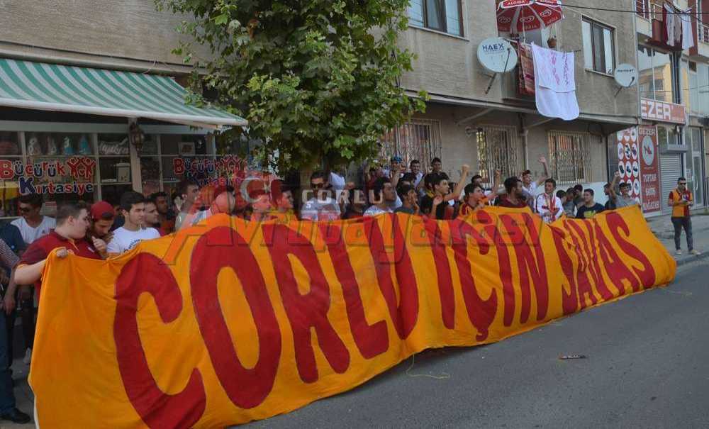 Taraftarlardan Belediyeye Siyah Çelenk