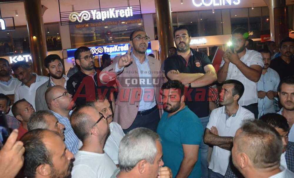 Çorlu 15 Temmuz Şehitlerine Saygı İçin Sabaha Kadar Nöbet Tutacak