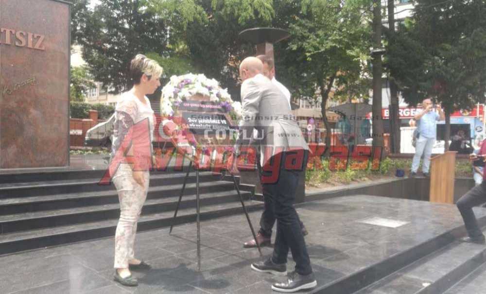 Chp'den Atatürk Anıtına 15 Temmuz Çelengi