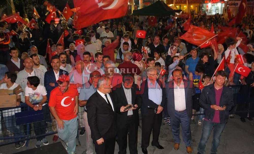 Çorlu'da Milli İradeden Demokrasi Nöbeti