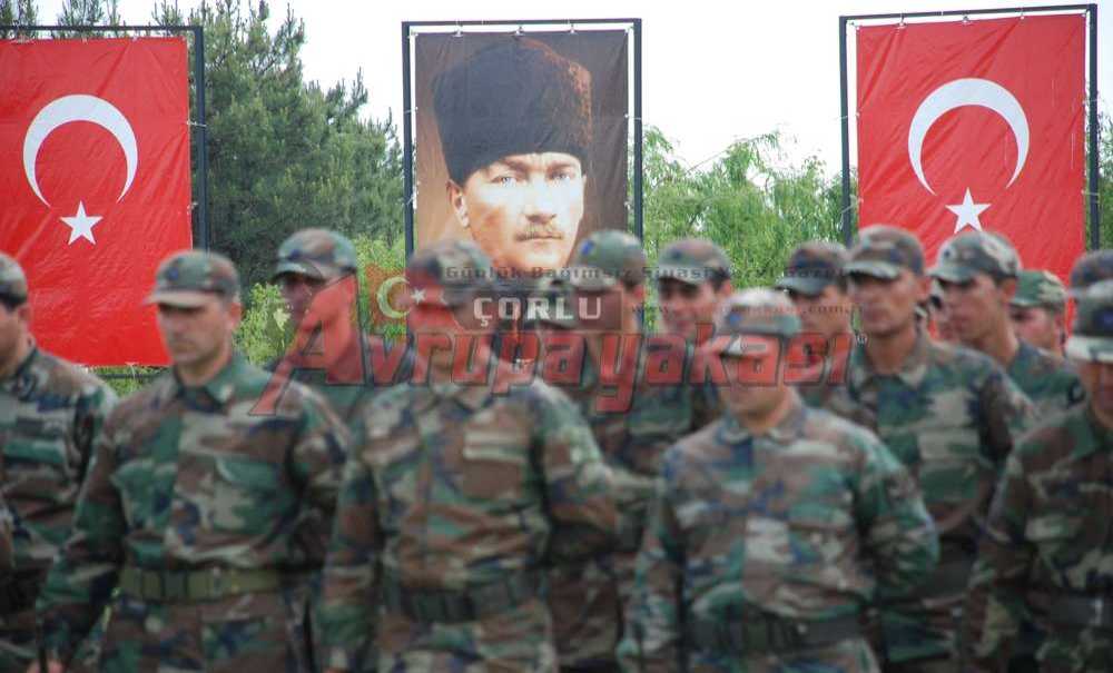 Çorlu'daki Topçu Alayı'ndan 25 Asker Katar'a Gitti