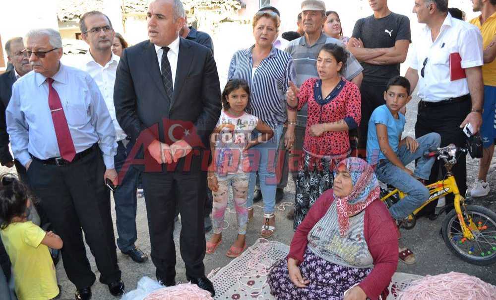 Mahalleli Halk Toplantısına Gelmeyince Kaymakam Halkın Ayağına Gitti