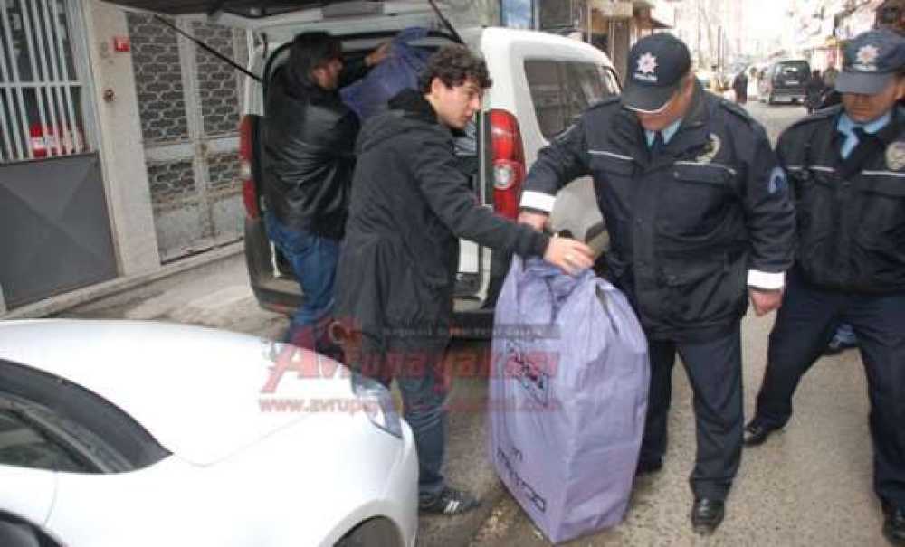 Kaçak Sigaralar Kargodan Ve Ekmek Çuvalı İçinden Çıktı