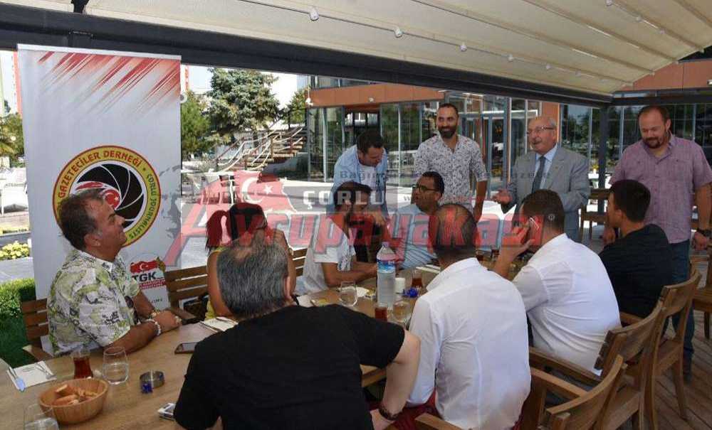 Başkan Albayrak Çorlu'daki Meclis Üyelerini Ziyaret Etti