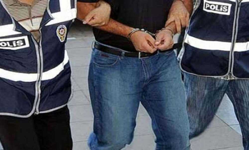 Sahte Nüfus Cüzdanı Ile Kredi Çekmeye Çalışan Şüpheli Yakalandı