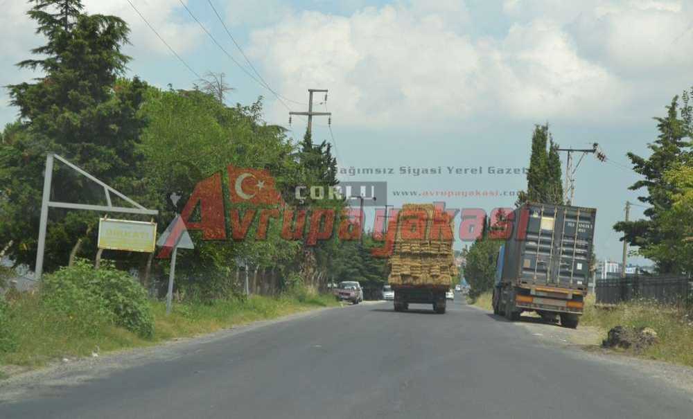 Saman Yüklü Araçlar Tehlike Saçıyor