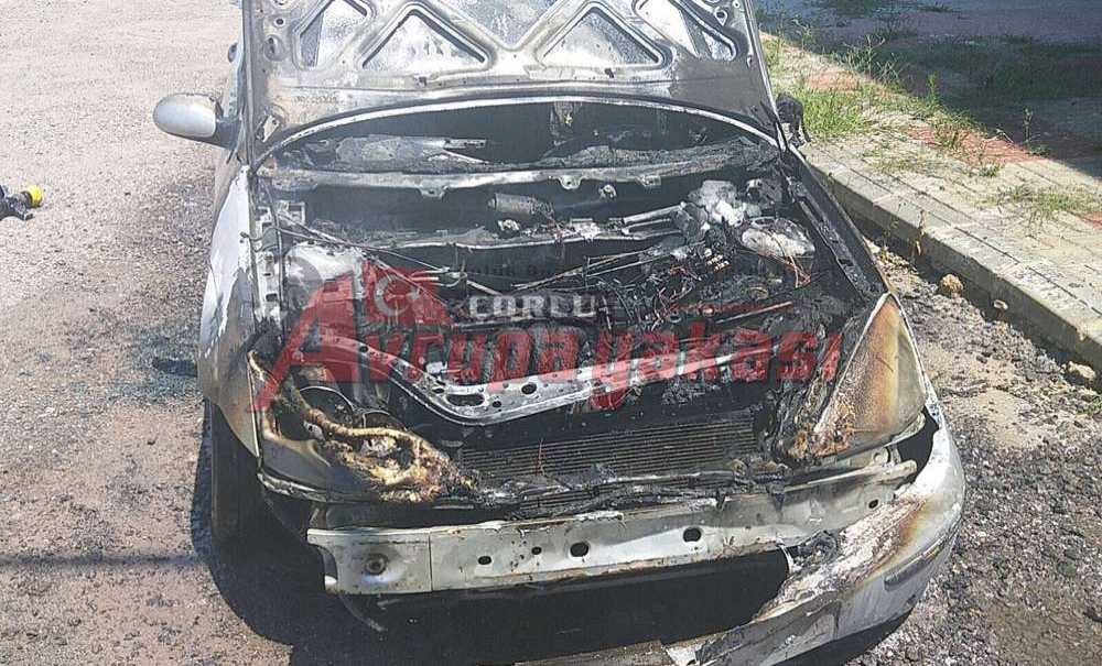 Çorlu'da Otomobil Yangını