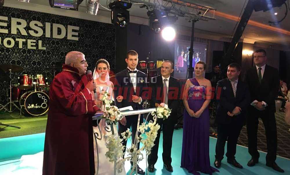 Hazal Ve Berat Özilhan Çifti Dünya Evine Girdi