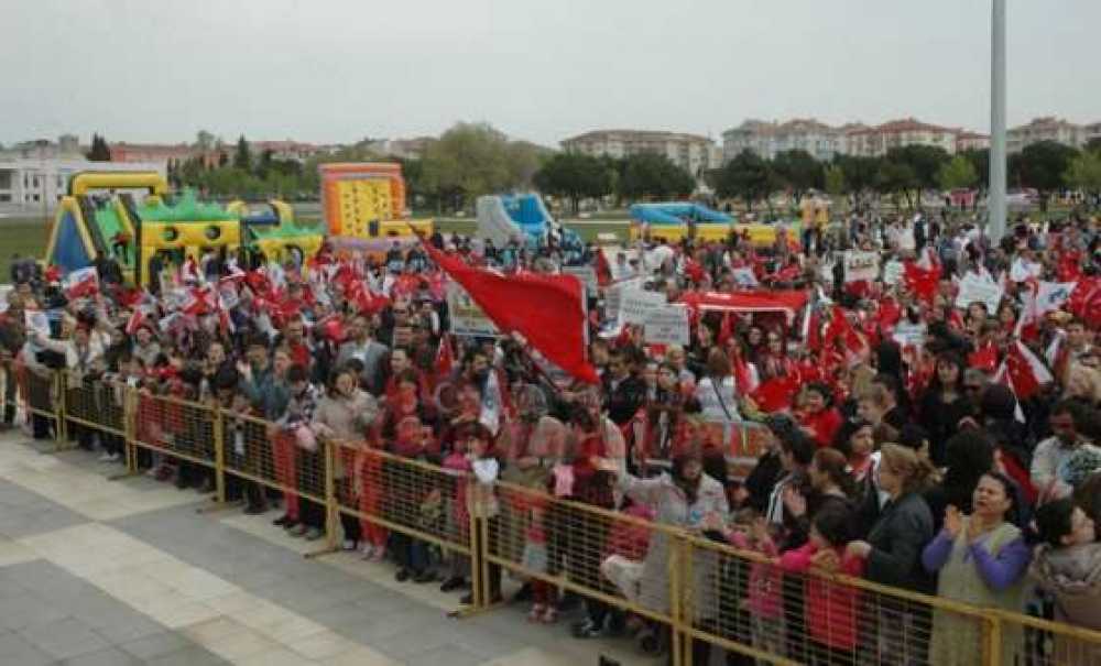 Çorlu Belediyesinin 4. Uluslararası Çocuk Şenliği Başladı