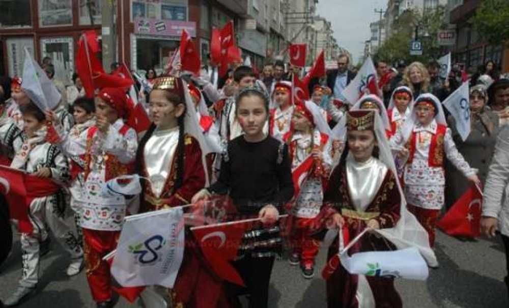 Çorlu Belediyesinin 4. Uluslararası Çocuk Şenliği Başladı