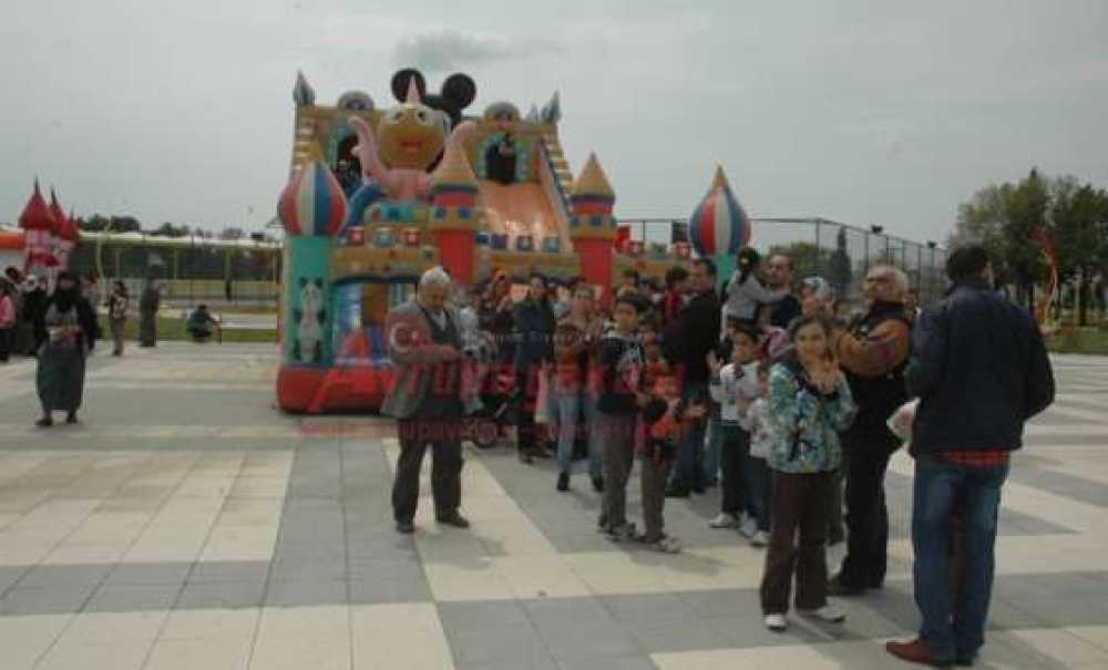 Çorlu Belediyesinin 4. Uluslararası Çocuk Şenliği Başladı