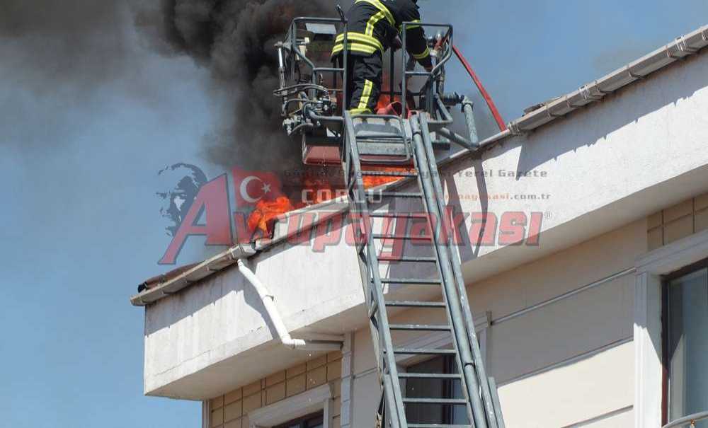Çatıda Çıkan Yangın Korkuttu