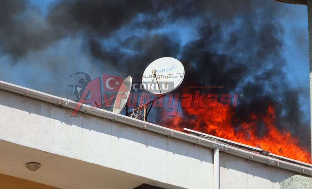 Çatıda Çıkan Yangın Korkuttu